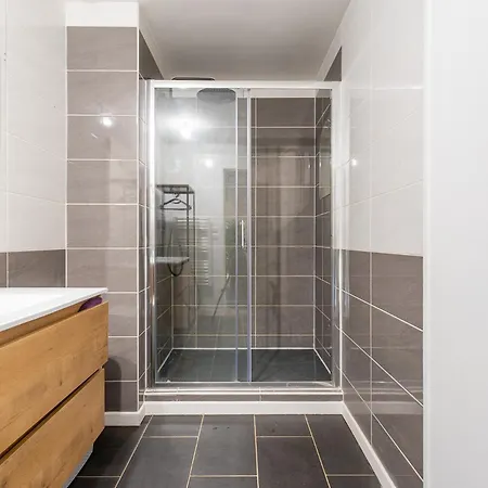 Apartmán 3 - Parking Gratuit - Metro 100m - Lille 20min - Le Montesquieu *